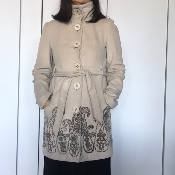 Coat - Picture 3 of 4